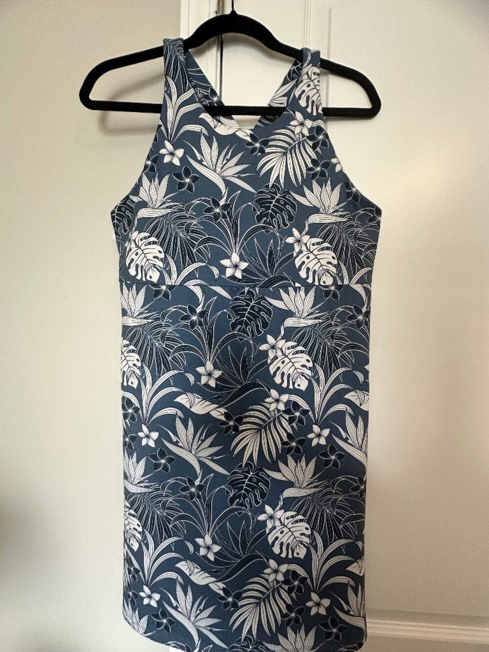 Kyodan Active Dress Size L Blue Tropical Print Crisscross Back with Pockets